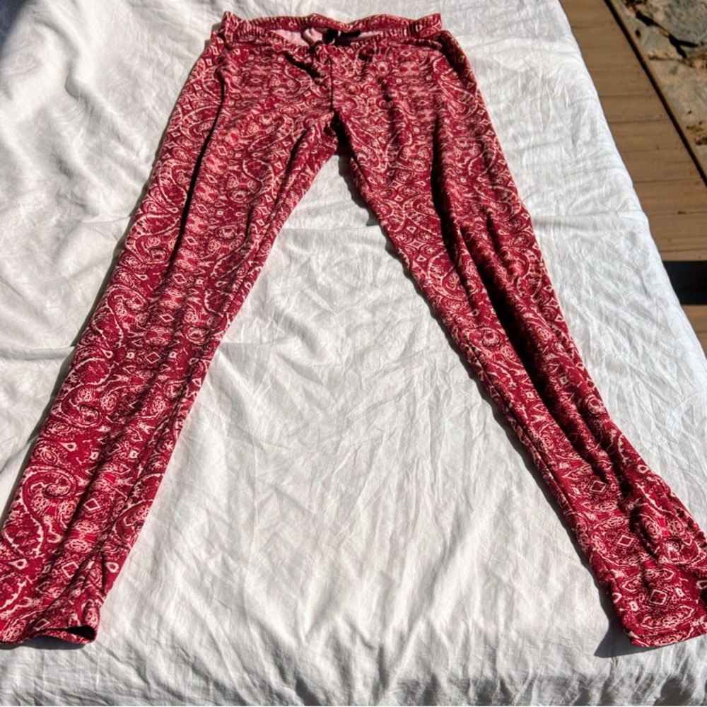 Ultra flirt Red Paisley Leggings Size Small